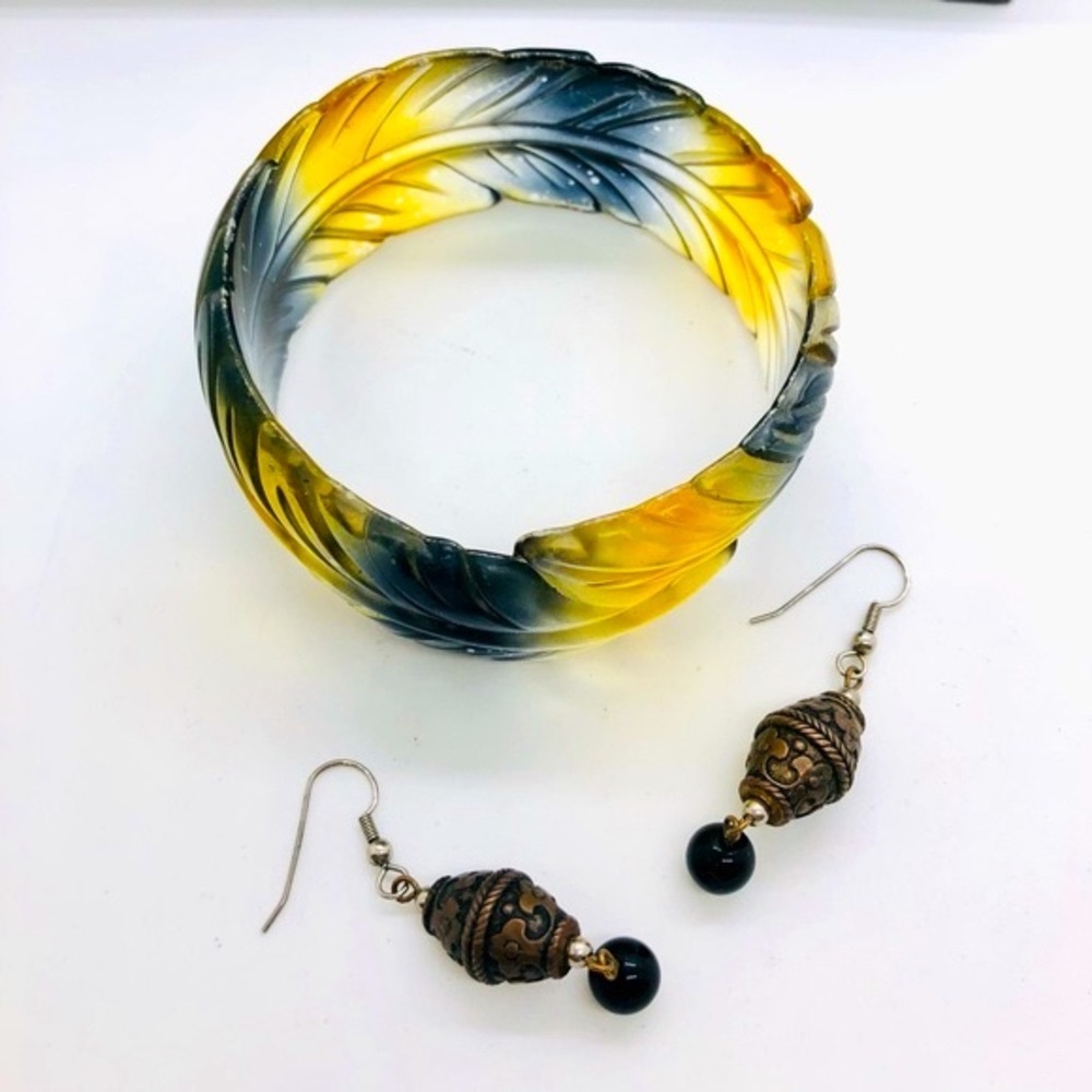 Vintage Plastic Bracelet & Ornate Onyx Earrings